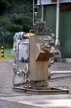 Bohrlochskopf der Verpressbohrung Wittorf Z1 auf nicht-versiegeltem Boden.