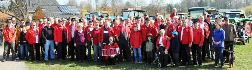 Die Männer und Frauen vom TOCH bei der «Anfahrt 2011» am Hoolaker Brack. Die Männer und Frauen vom TOCH bei der «Anfahrt 2011» am Hoolaker Brack.