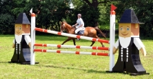 Hindernis beim Sommerreitturnier in Neuengamme
